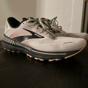 Brooks Women’s running sneakers